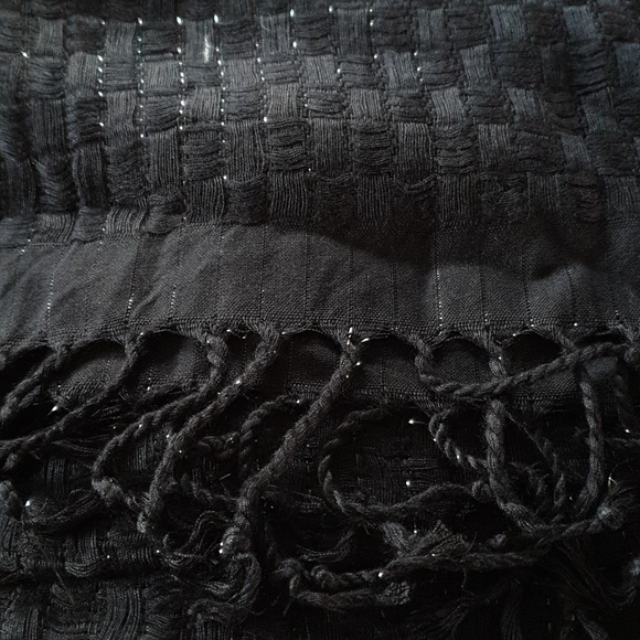 Wrap. Black w/Gold Checkerboard Woven Pattern NWT - Picture 2 of 6
